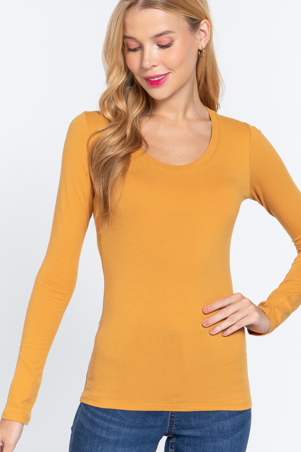 LONG SLEEVE SCOOP NECK TOP